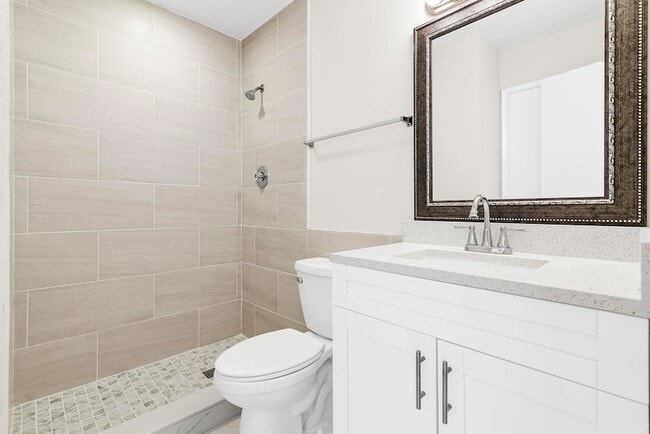 Building Photo - 712 Meadows Cir
