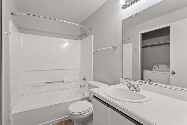 Building Photo - 2 bedroom unit. Pets OK! Lots of upgrades!...