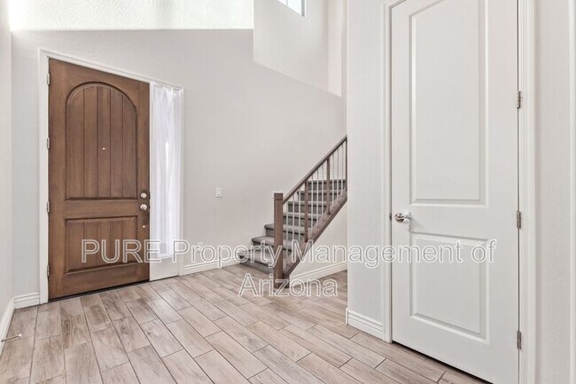 Building Photo - 2902 E Ebony Dr