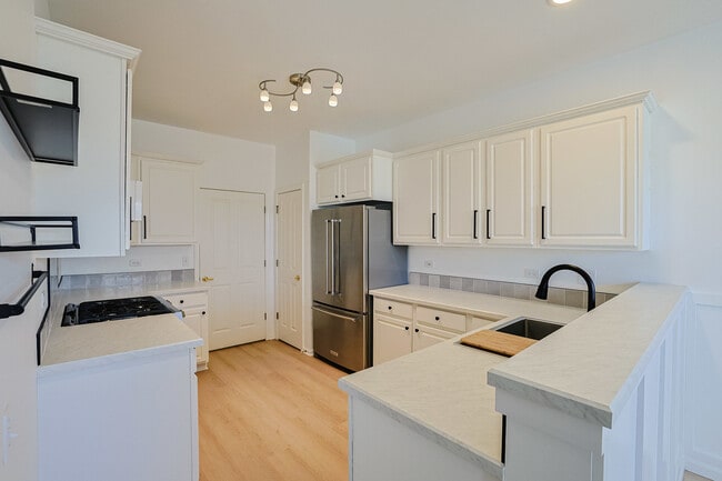 Building Photo - 12166 White Tail Ln