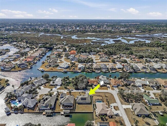 Building Photo - 8 Creek Ct