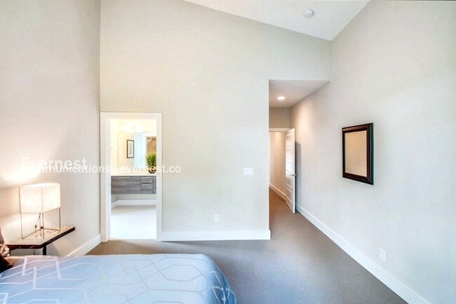 Building Photo - 1804 Cahal Ave