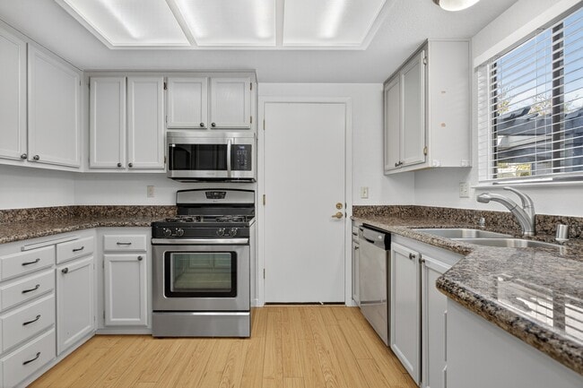 Building Photo - 466 Mountain Laurel Ct