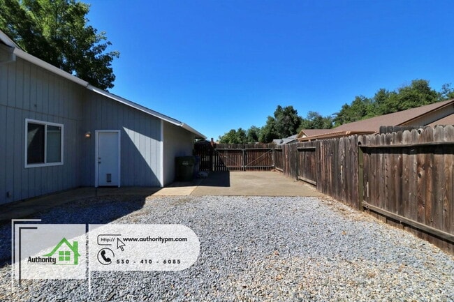 Building Photo - 1976 Chiella Ln