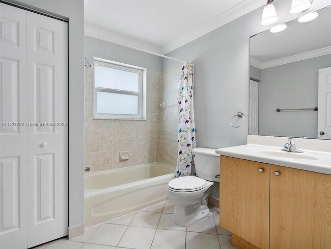 Building Photo - 1175 Peregrine Way