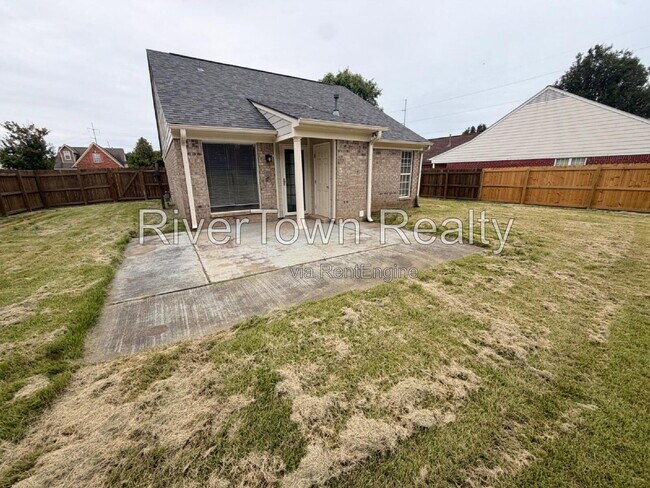 Building Photo - 10570 Pecan View Dr