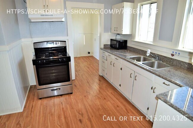 Building Photo - 464 Cortes St