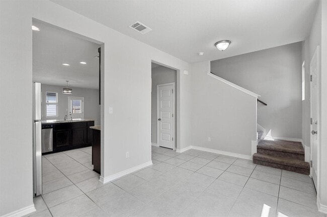 Building Photo - 1805 Artesian Spgs Xing