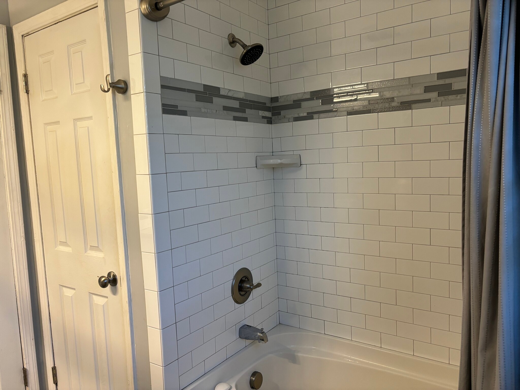 Hallway Shower - 2110 S Post Rd