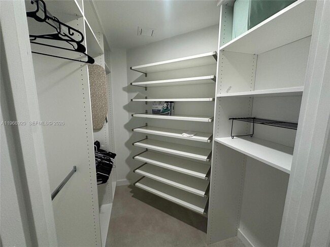 Building Photo - 1010 SW 2nd Ave