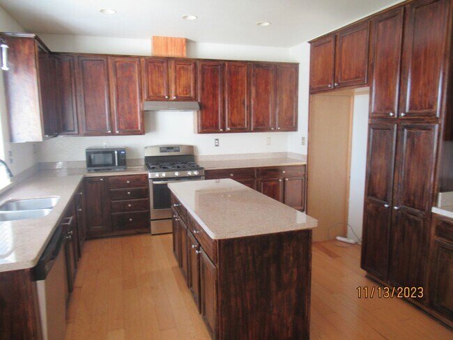 Building Photo - Napa Valley Yacht Club Living