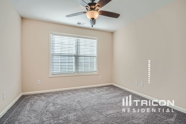 Building Photo - 922 Ashton Park Dr SW