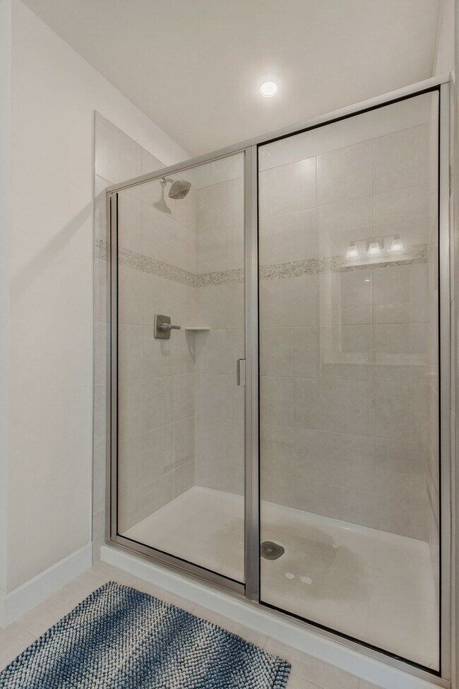 Building Photo - 302 Finnegan Ct