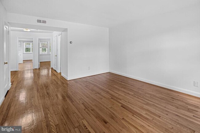 Building Photo - 7818 Tilbury St