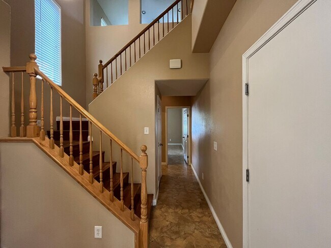 Building Photo - 8988 Winchester Ridge St