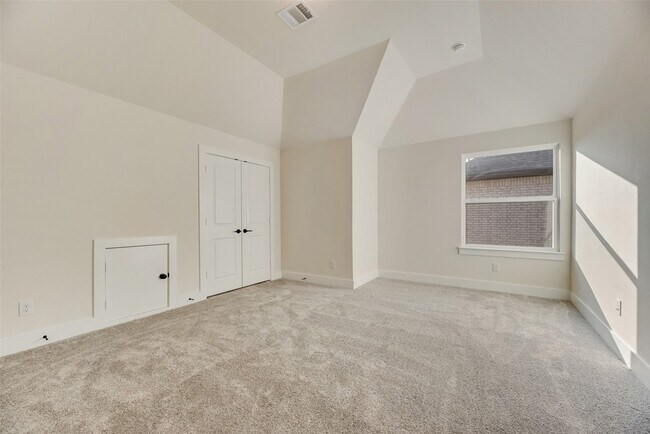 Building Photo - 1055 Modesto Dr