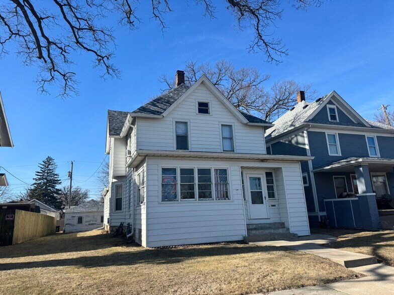Primary Photo - 1604 30th St
