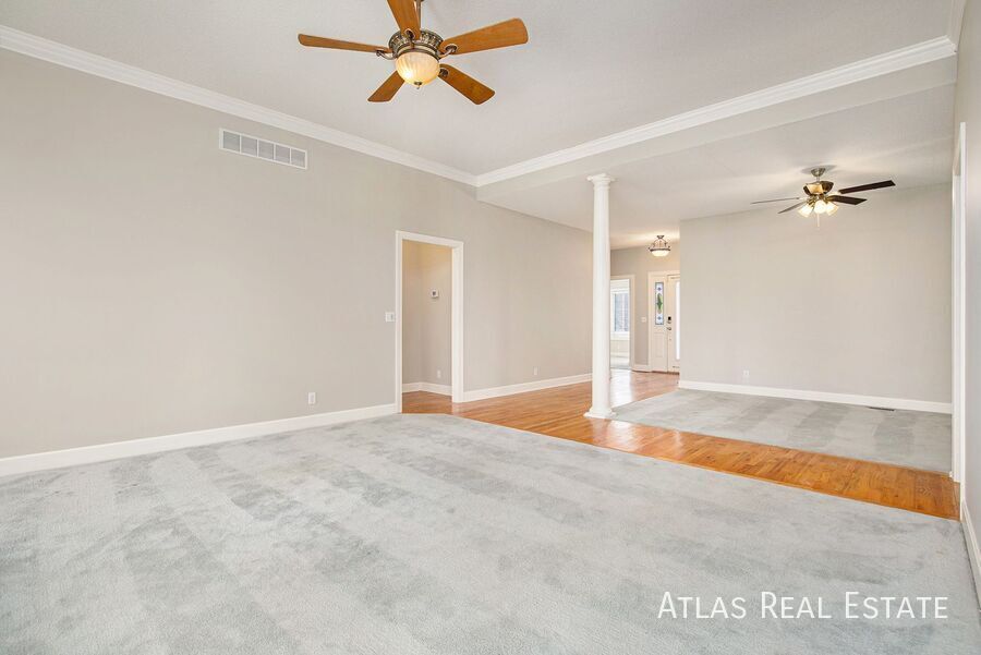 Building Photo - 1113 SW Blazing Star Dr