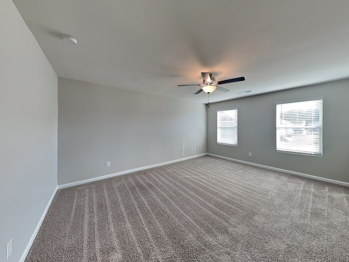 Building Photo - 708 Point Andrews Dr SW