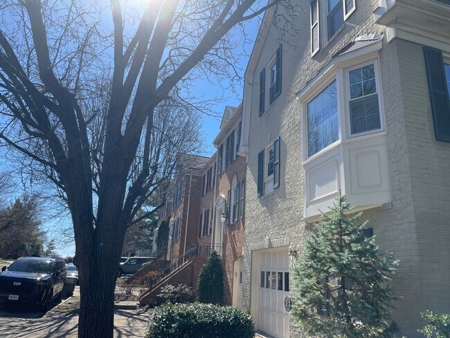 Building Photo - Luxurious And Spacious 3 Bed 2 Bath Brick Townhouse In Tysons Station