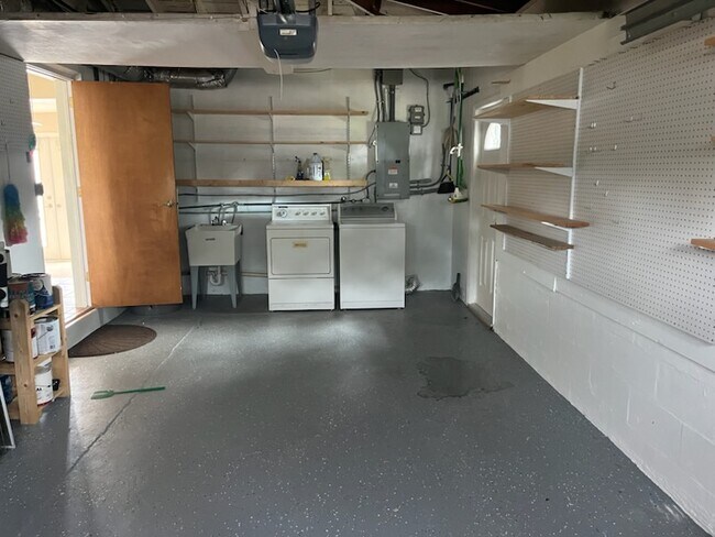 Building Photo - 8467 8th Way N