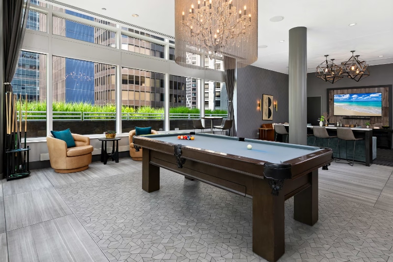 Building Photo - 580 N McClurg Ct