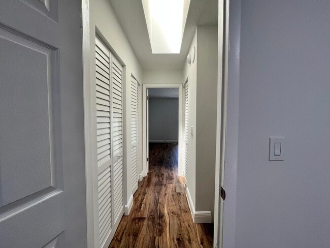 Building Photo - 10623 Royal Palm Blvd