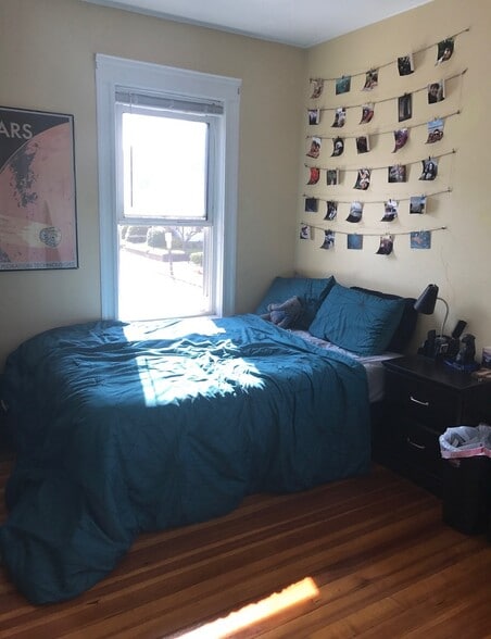 Building Photo - 123 Winthrop St