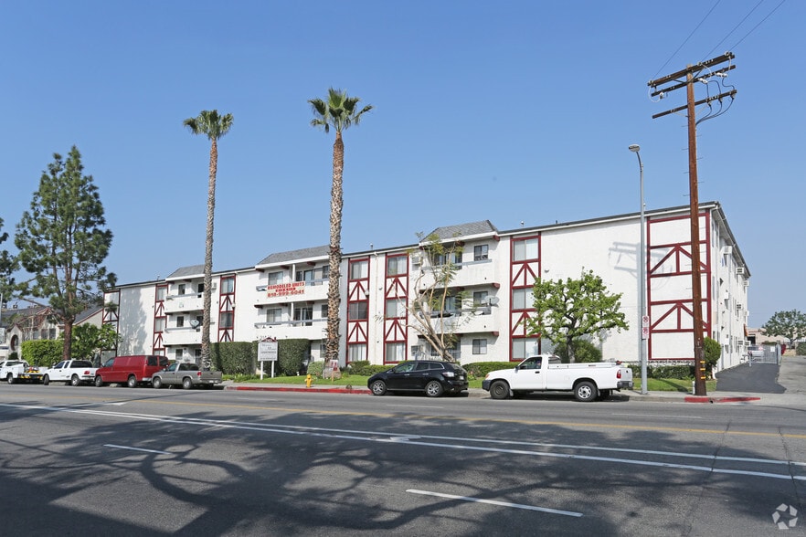 Warner Manor Apartments 21431 Saticoy St Canoga Park CA 91304