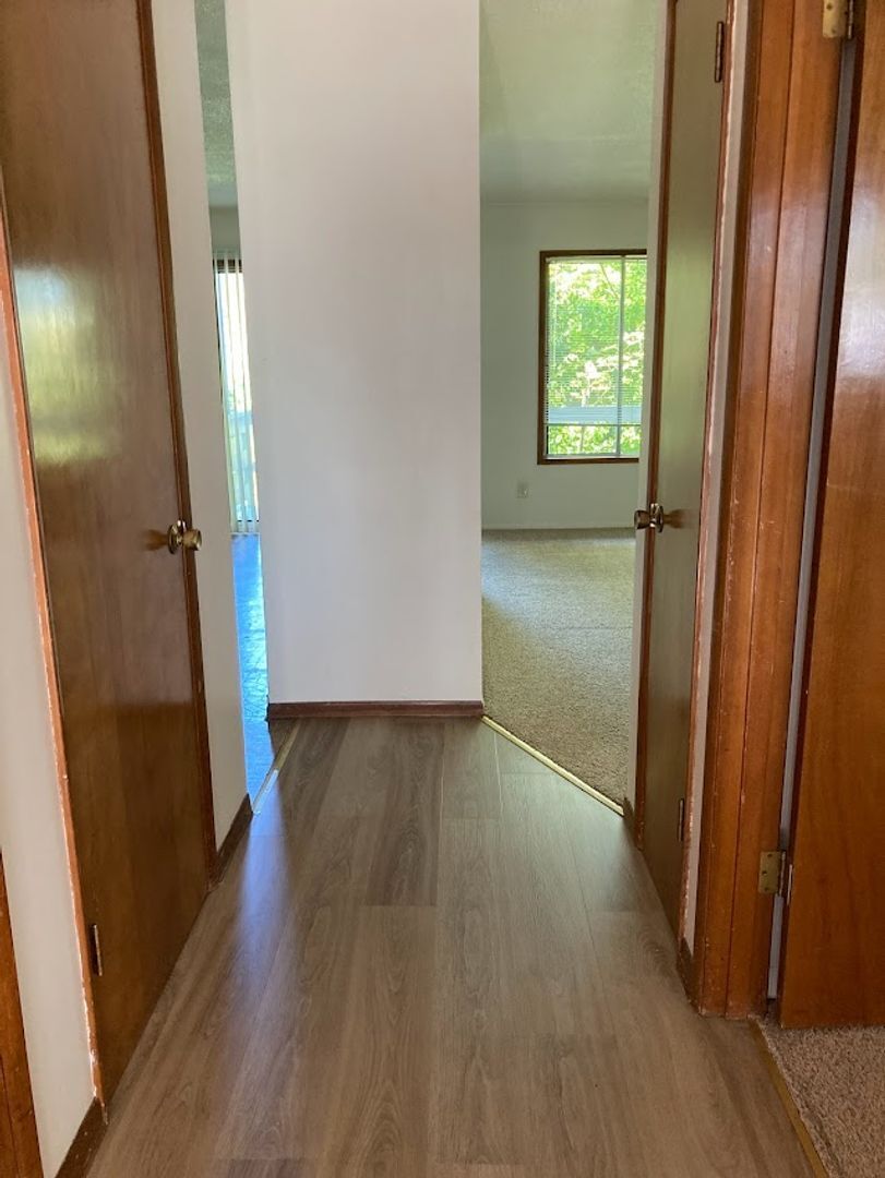 Building Photo - 1001 SW Woods St