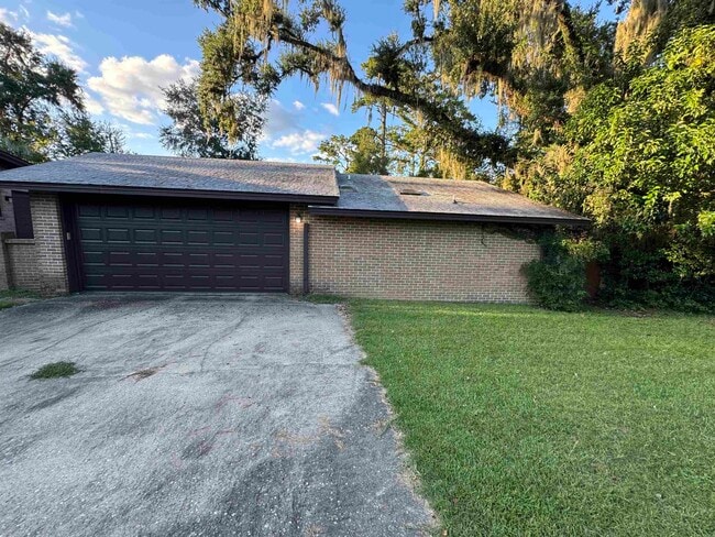 Building Photo - 1173 Seminole Dr