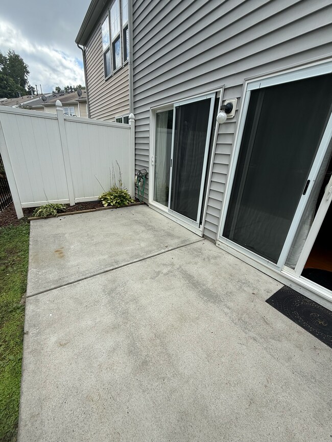 Building Photo - 7152 Racine Way