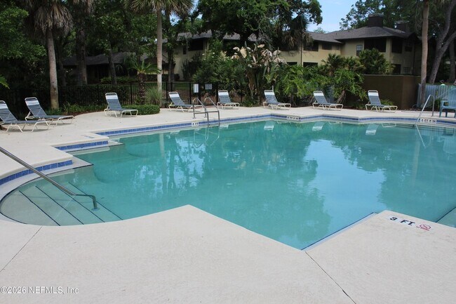 Building Photo - 10150 Belle Rive Blvd