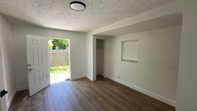 Building Photo - 8013 Talton St