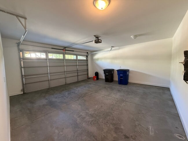 Building Photo - For Rent NOW!!
