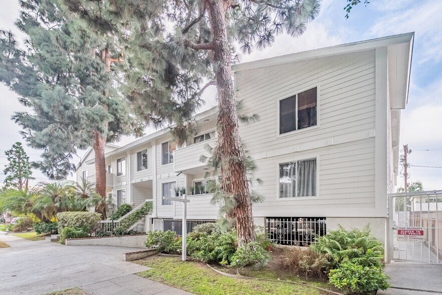 Building Photo - 1535 Granville Ave