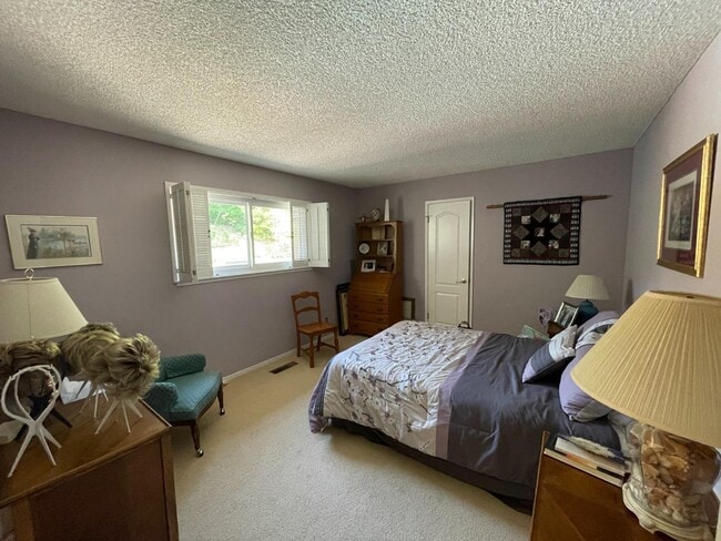 Building Photo - 55 Glengarry Way