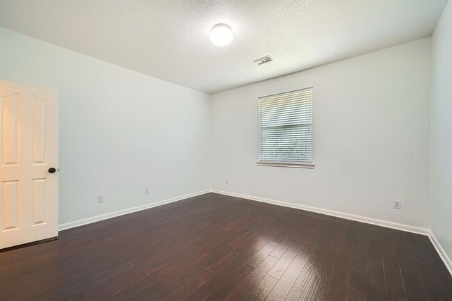 Building Photo - 9812 Whitley Bay Dr