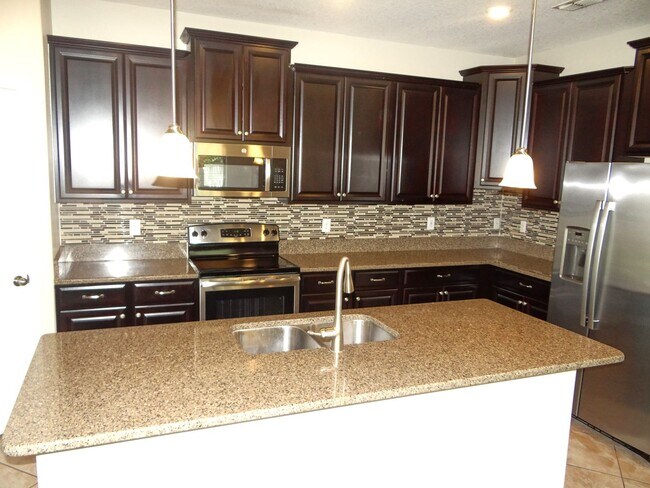 Building Photo - 4 bed, 3ba, 2 car garage home in Summerfield