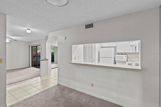 Building Photo - 300 S Florida Ave