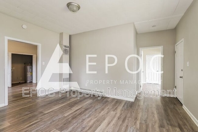 Building Photo - 402 S Flanner St