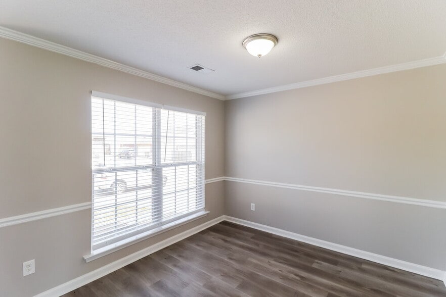 Building Photo - 2793 Oak Barn Ln