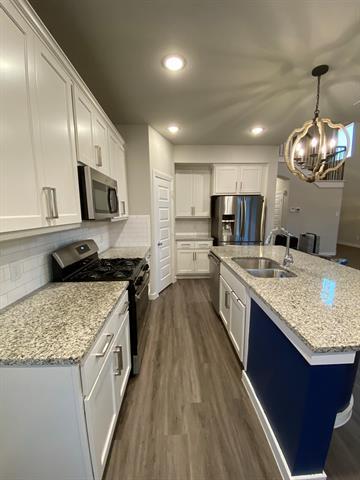 Building Photo - 2410 San Marcos Dr