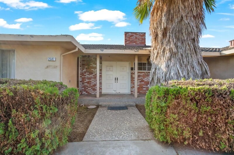 Building Photo - 2507 Golf Rd