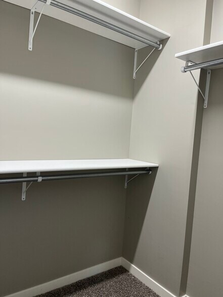 Building Photo - 713 4th Ave