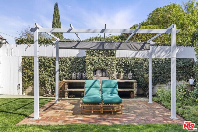 Building Photo - 1204 Beverwil Dr