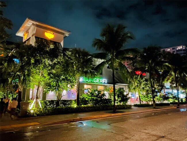 Building Photo - 400 N Riverside Dr