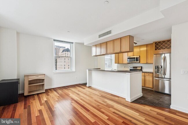 Primary Photo - 111 S 15th St