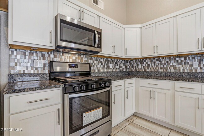 Building Photo - 14937 Tierra Isaiah Ave