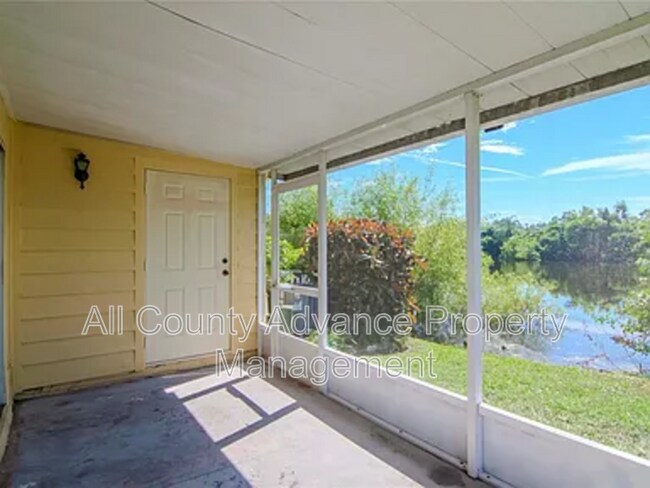 Building Photo - 1532 Chateaux De Ville Ct